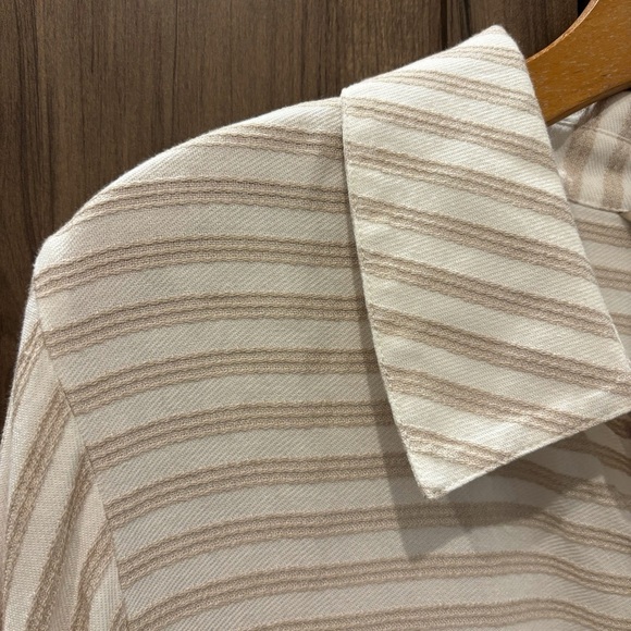 Soft Surroundings Large Standout Striped Asymmetrical Button Down Shirt Tunic - Picture 4 of 12